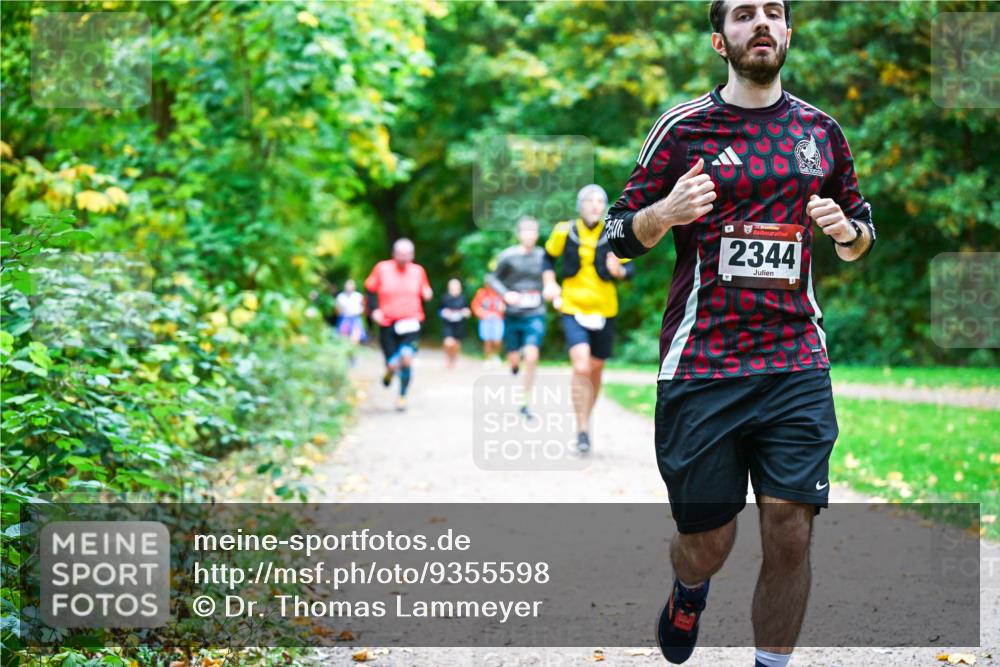 12.10.2025 - Bramfelder Halbmarathon 2025 Dr. Thomas Lammeyer http://msf.ph/oto/9355598 12.10.2025 10:54:14 Laufen 4, 2344 meine-sportfotos.de