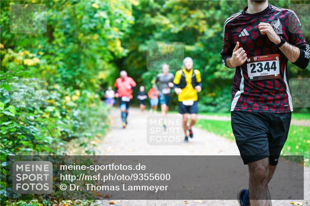 12.10.2025 - Bramfelder Halbmarathon 2025 Dr. Thomas Lammeyer http://msf.ph/oto/9355600 12.10.2025 10:54:15 Laufen 34, 2344 meine-sportfotos.de