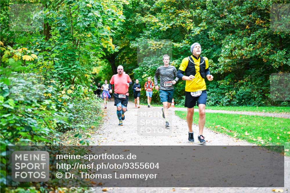 12.10.2025 - Bramfelder Halbmarathon 2025 Dr. Thomas Lammeyer http://msf.ph/oto/9355604 12.10.2025 10:54:15 Laufen 2185, 2674, 2675, 2306, 2874 meine-sportfotos.de