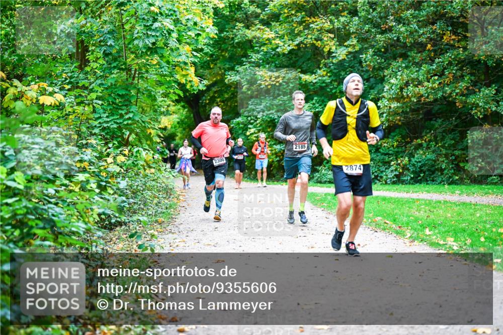 12.10.2025 - Bramfelder Halbmarathon 2025 Dr. Thomas Lammeyer http://msf.ph/oto/9355606 12.10.2025 10:54:16 Laufen 2306, 2674, 2675, 2185, 2874 meine-sportfotos.de