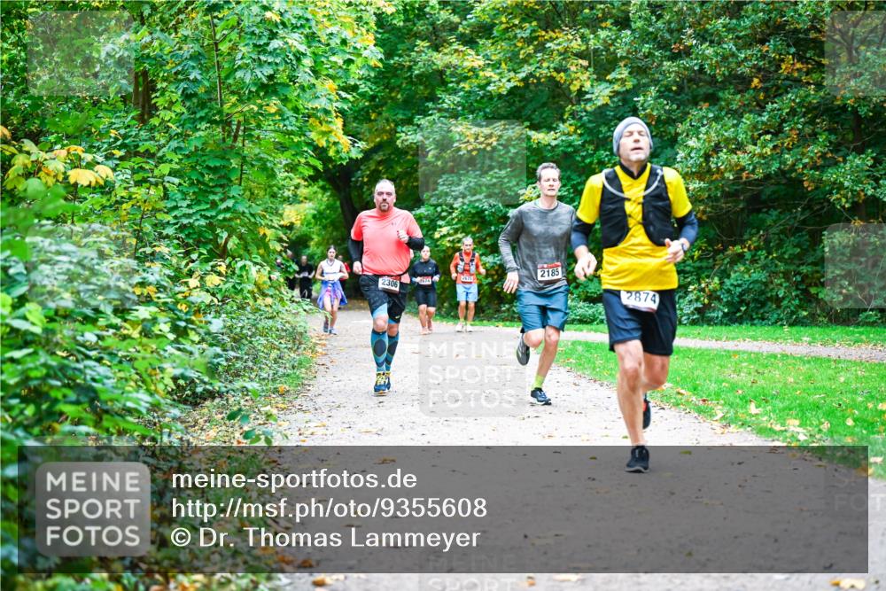 12.10.2025 - Bramfelder Halbmarathon 2025 Dr. Thomas Lammeyer http://msf.ph/oto/9355608 12.10.2025 10:54:16 Laufen 2185, 2675, 2306, 2874 meine-sportfotos.de