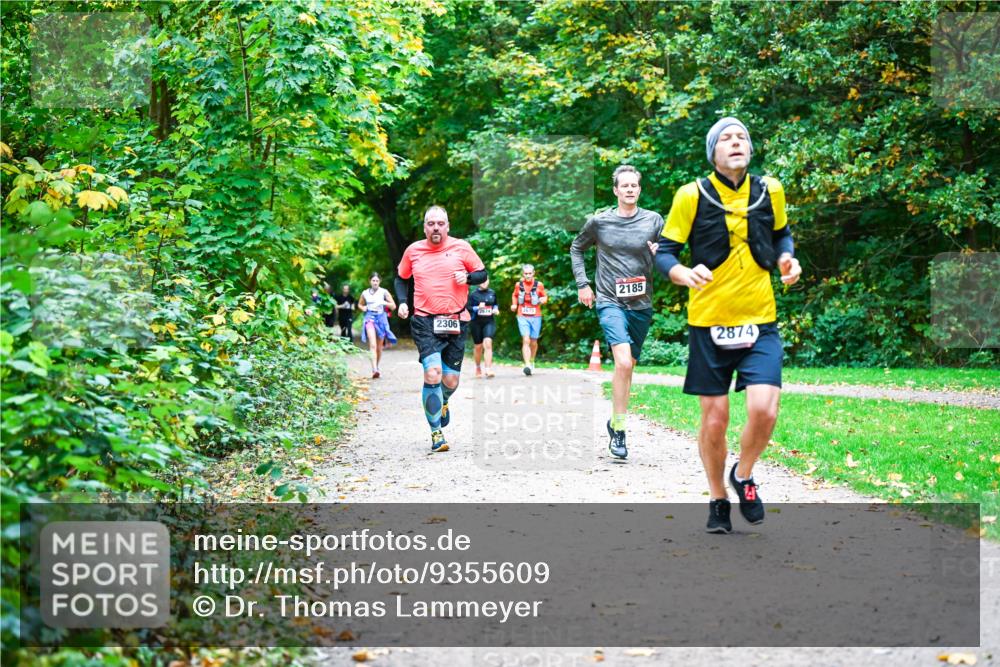 12.10.2025 - Bramfelder Halbmarathon 2025 Dr. Thomas Lammeyer http://msf.ph/oto/9355609 12.10.2025 10:54:16 Laufen 2674, 2675, 2306, 2185, 2874 meine-sportfotos.de