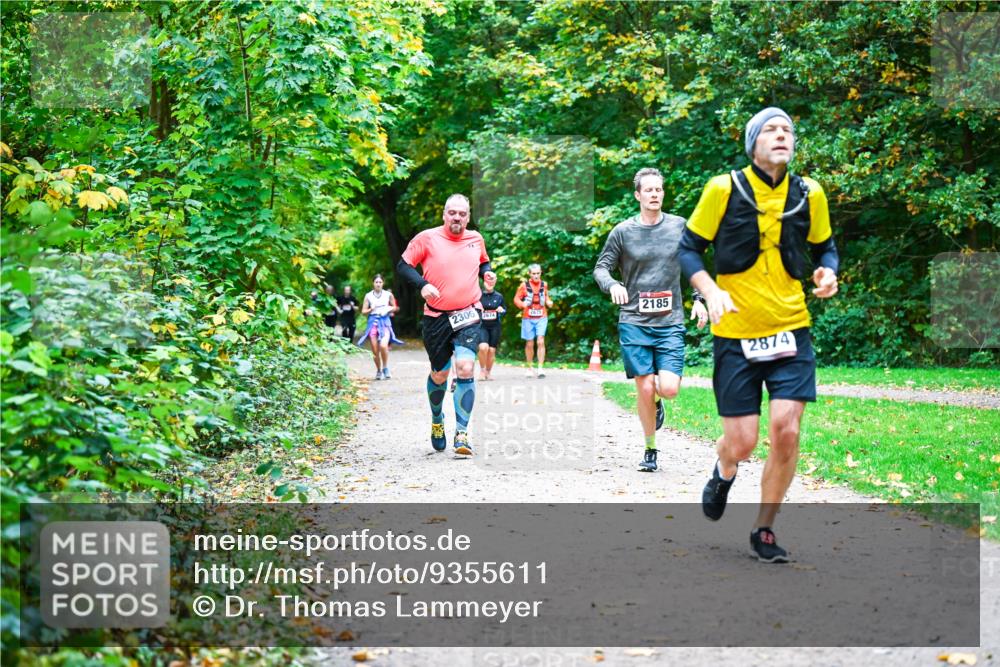12.10.2025 - Bramfelder Halbmarathon 2025 Dr. Thomas Lammeyer http://msf.ph/oto/9355611 12.10.2025 10:54:16 Laufen 2306, 2674, 2675, 2185, 2874 meine-sportfotos.de
