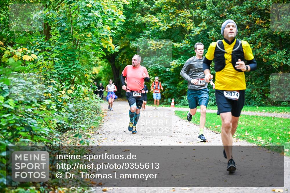12.10.2025 - Bramfelder Halbmarathon 2025 Dr. Thomas Lammeyer http://msf.ph/oto/9355613 12.10.2025 10:54:17 Laufen 2306, 2675, 2185, 2874 meine-sportfotos.de