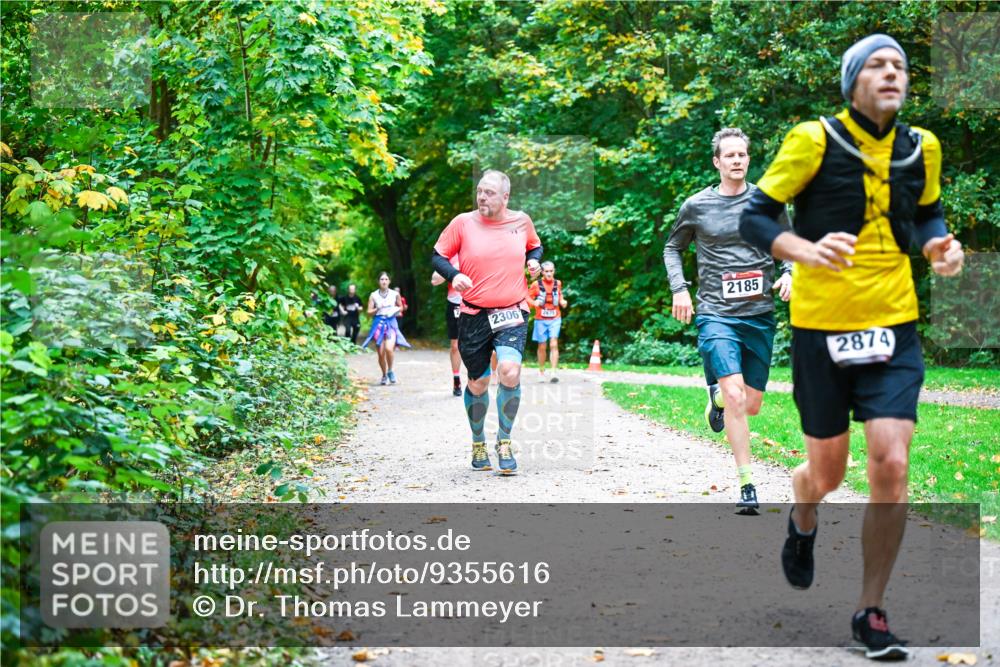 12.10.2025 - Bramfelder Halbmarathon 2025 Dr. Thomas Lammeyer http://msf.ph/oto/9355616 12.10.2025 10:54:17 Laufen 2306, 2075, 2185, 2874 meine-sportfotos.de