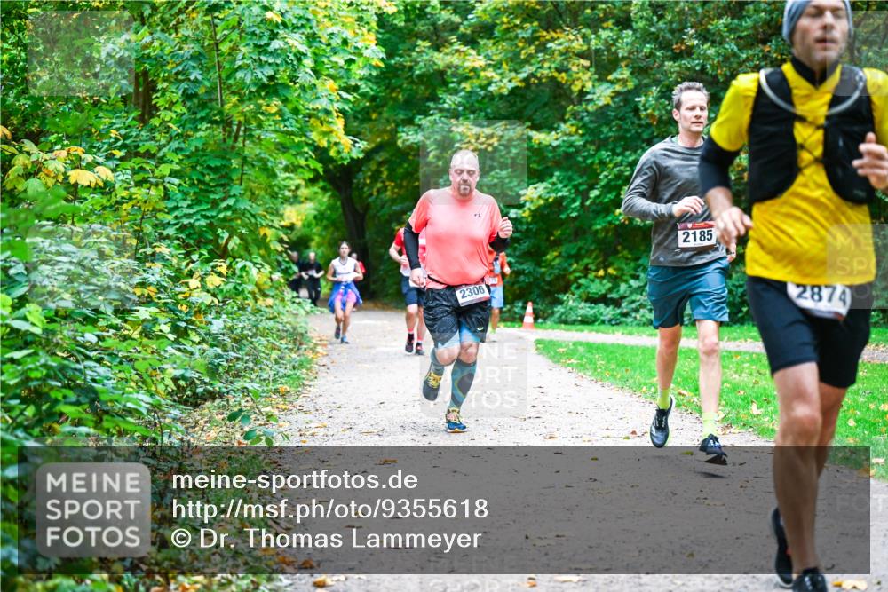 12.10.2025 - Bramfelder Halbmarathon 2025 Dr. Thomas Lammeyer http://msf.ph/oto/9355618 12.10.2025 10:54:17 Laufen 2306, 2185, 2874 meine-sportfotos.de