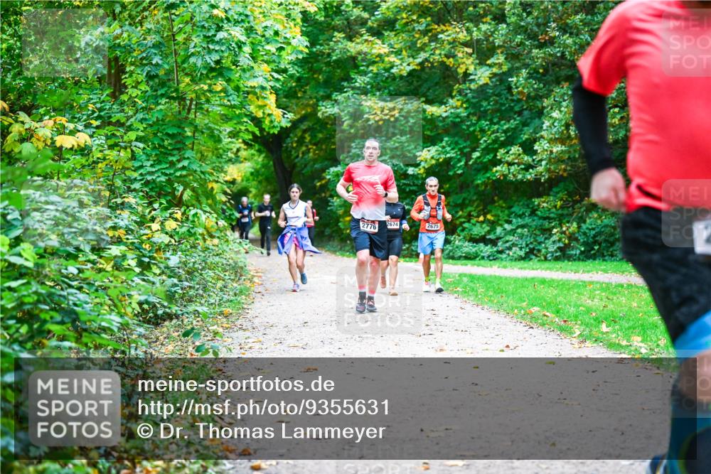 12.10.2025 - Bramfelder Halbmarathon 2025 Dr. Thomas Lammeyer http://msf.ph/oto/9355631 12.10.2025 10:54:20 Laufen 2674, 2675, 2776 meine-sportfotos.de