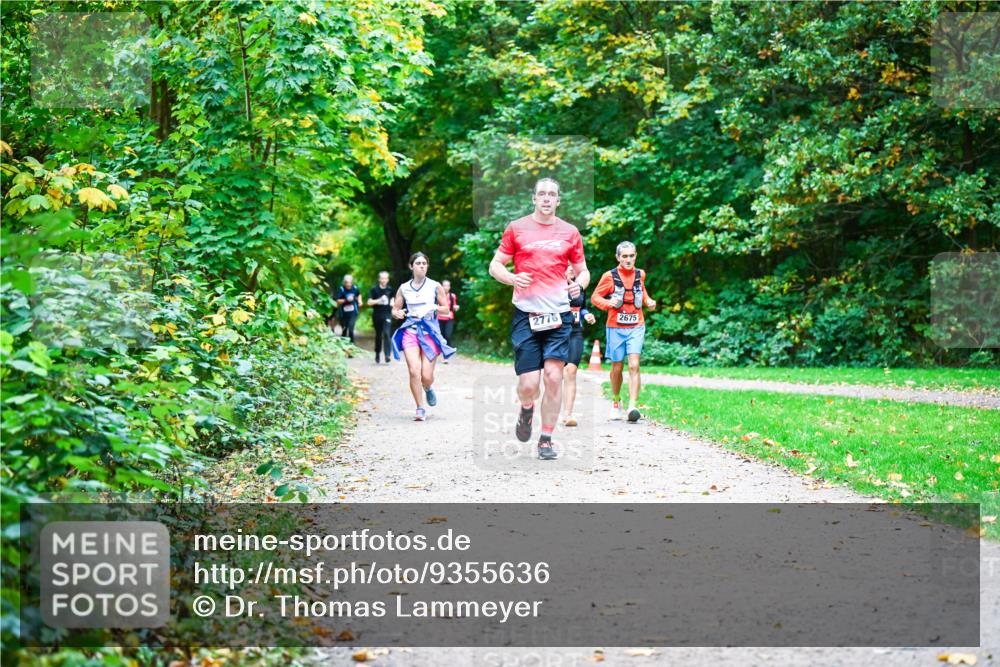 12.10.2025 - Bramfelder Halbmarathon 2025 Dr. Thomas Lammeyer http://msf.ph/oto/9355636 12.10.2025 10:54:20 Laufen 90, 2776, 2675 meine-sportfotos.de