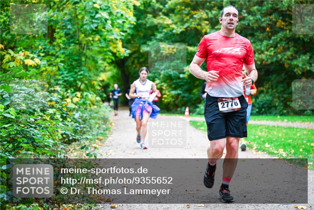12.10.2025 - Bramfelder Halbmarathon 2025 Dr. Thomas Lammeyer http://msf.ph/oto/9355652 12.10.2025 10:54:23 Laufen 2776 meine-sportfotos.de