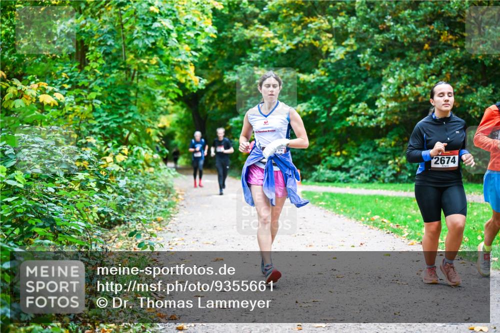 12.10.2025 - Bramfelder Halbmarathon 2025 Dr. Thomas Lammeyer http://msf.ph/oto/9355661 12.10.2025 10:54:24 Laufen 23, 2674 meine-sportfotos.de