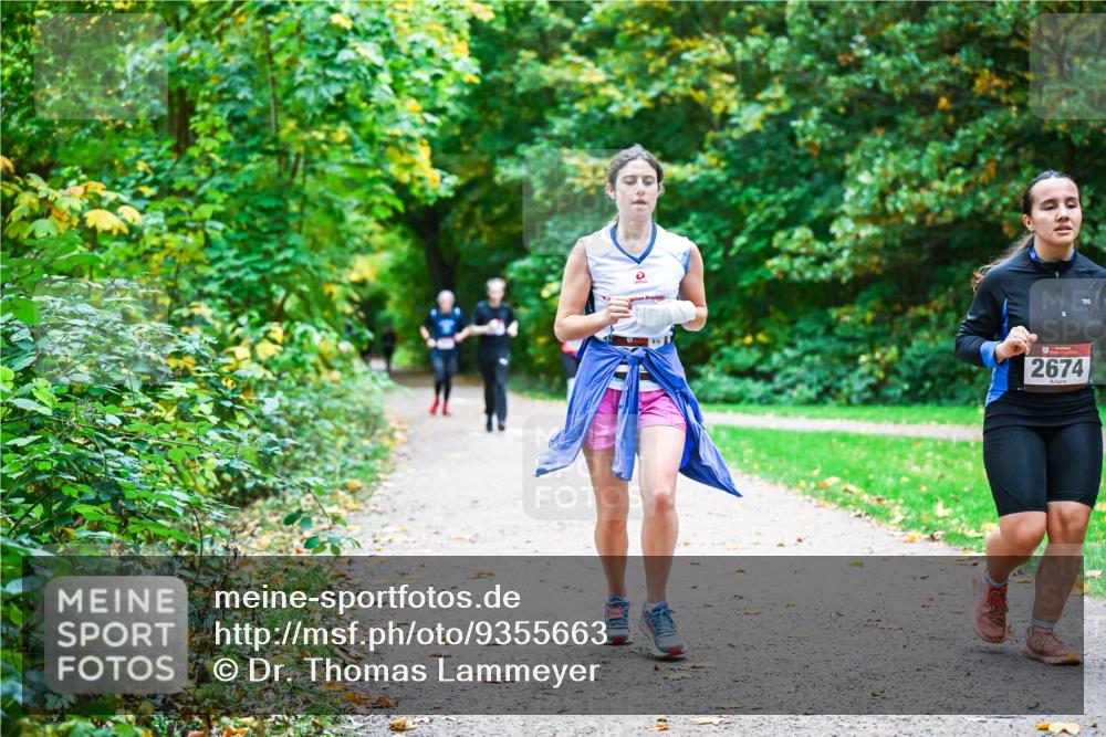 12.10.2025 - Bramfelder Halbmarathon 2025 Dr. Thomas Lammeyer http://msf.ph/oto/9355663 12.10.2025 10:54:24 Laufen 876, 2674 meine-sportfotos.de