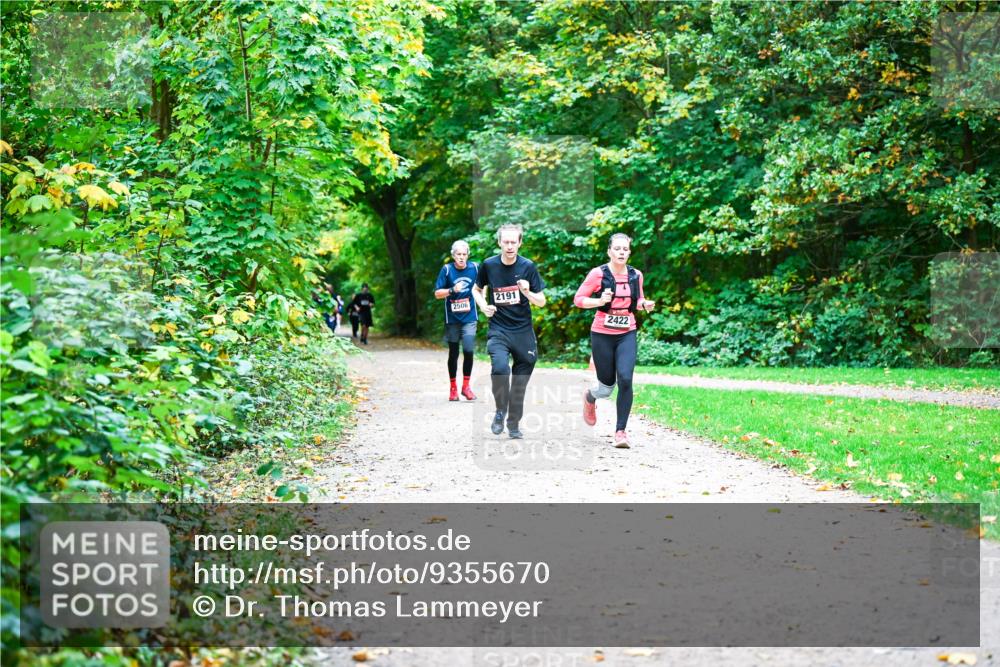 12.10.2025 - Bramfelder Halbmarathon 2025 Dr. Thomas Lammeyer http://msf.ph/oto/9355670 12.10.2025 10:54:28 Laufen 2506, 2191, 2422 meine-sportfotos.de