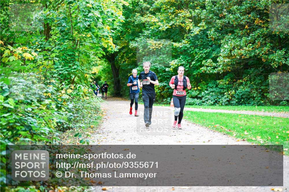 12.10.2025 - Bramfelder Halbmarathon 2025 Dr. Thomas Lammeyer http://msf.ph/oto/9355671 12.10.2025 10:54:28 Laufen 2506, 2191, 2422 meine-sportfotos.de