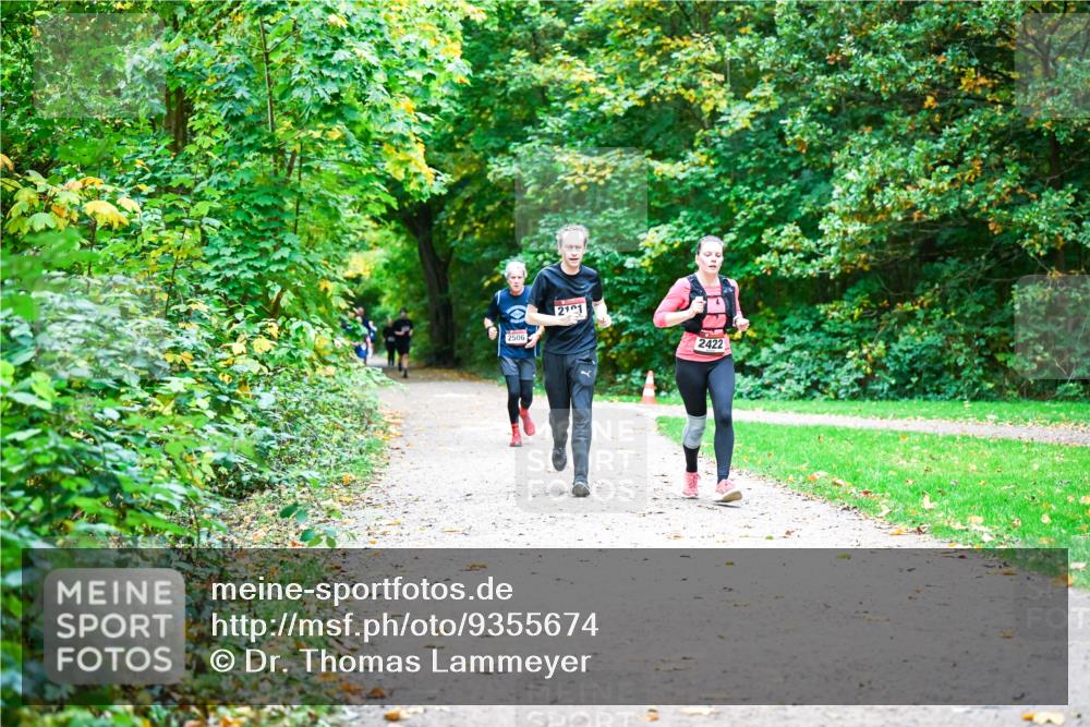 12.10.2025 - Bramfelder Halbmarathon 2025 Dr. Thomas Lammeyer http://msf.ph/oto/9355674 12.10.2025 10:54:28 Laufen 2506, 2101, 2422 meine-sportfotos.de