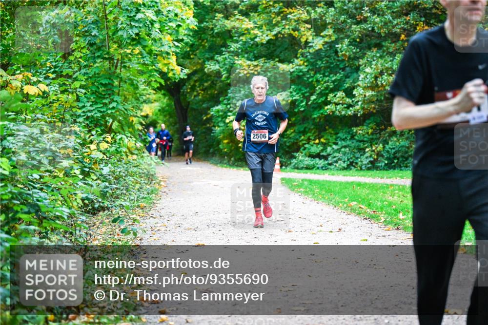 12.10.2025 - Bramfelder Halbmarathon 2025 Dr. Thomas Lammeyer http://msf.ph/oto/9355690 12.10.2025 10:54:31 Laufen 2506 meine-sportfotos.de