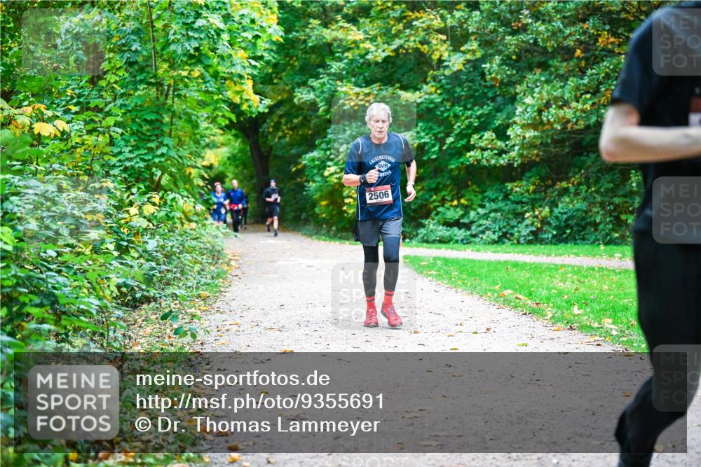 12.10.2025 - Bramfelder Halbmarathon 2025 Dr. Thomas Lammeyer http://msf.ph/oto/9355691 12.10.2025 10:54:32 Laufen 2506 meine-sportfotos.de