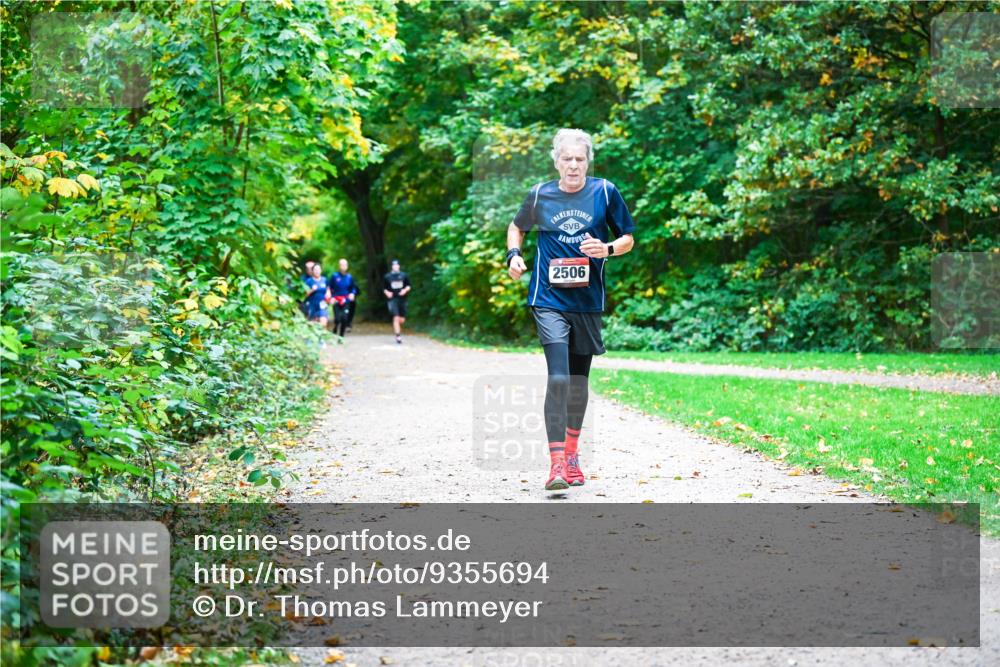 12.10.2025 - Bramfelder Halbmarathon 2025 Dr. Thomas Lammeyer http://msf.ph/oto/9355694 12.10.2025 10:54:32 Laufen 2506 meine-sportfotos.de