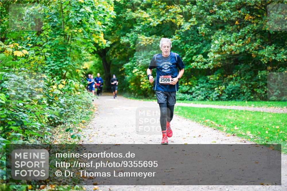 12.10.2025 - Bramfelder Halbmarathon 2025 Dr. Thomas Lammeyer http://msf.ph/oto/9355695 12.10.2025 10:54:32 Laufen 2506 meine-sportfotos.de