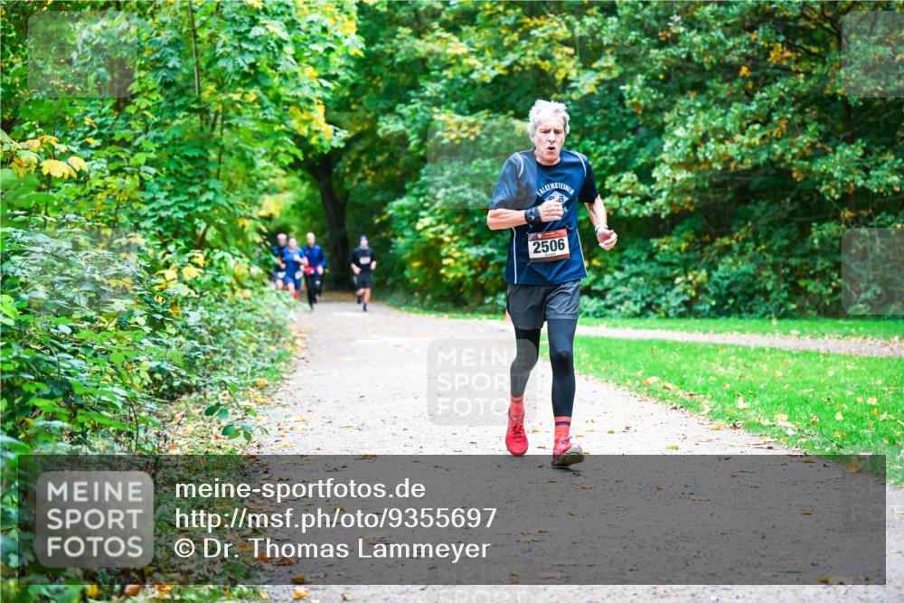12.10.2025 - Bramfelder Halbmarathon 2025 Dr. Thomas Lammeyer http://msf.ph/oto/9355697 12.10.2025 10:54:32 Laufen 2506 meine-sportfotos.de