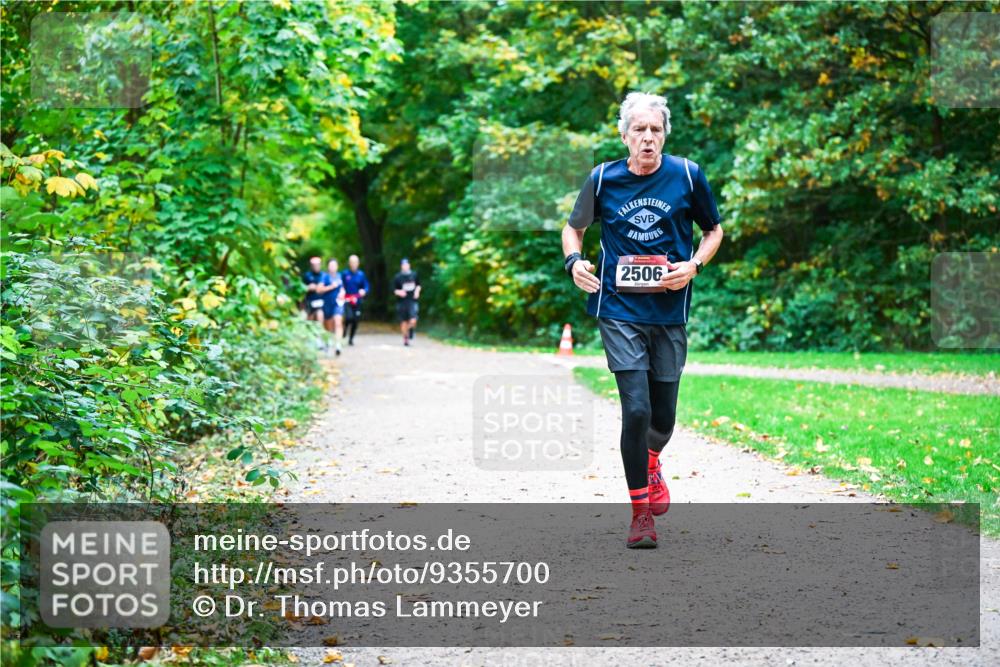 12.10.2025 - Bramfelder Halbmarathon 2025 Dr. Thomas Lammeyer http://msf.ph/oto/9355700 12.10.2025 10:54:33 Laufen 2506 meine-sportfotos.de