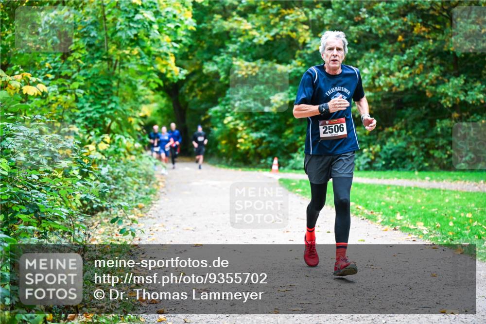 12.10.2025 - Bramfelder Halbmarathon 2025 Dr. Thomas Lammeyer http://msf.ph/oto/9355702 12.10.2025 10:54:33 Laufen 2506 meine-sportfotos.de
