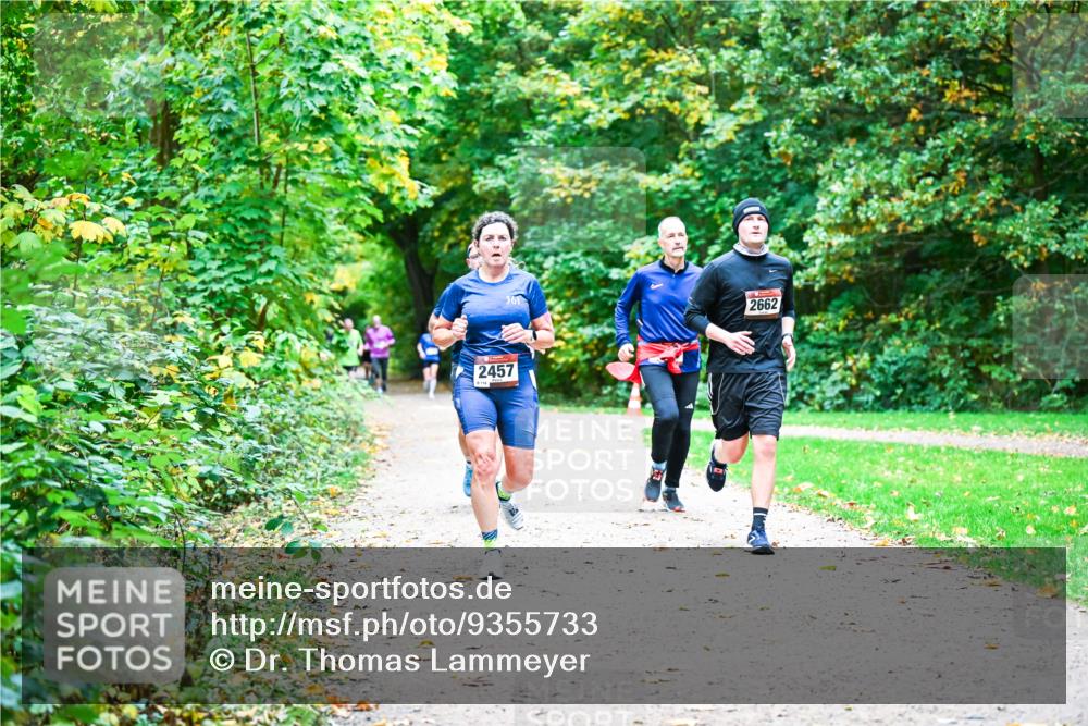 12.10.2025 - Bramfelder Halbmarathon 2025 Dr. Thomas Lammeyer http://msf.ph/oto/9355733 12.10.2025 10:54:41 Laufen 2457, 2662 meine-sportfotos.de