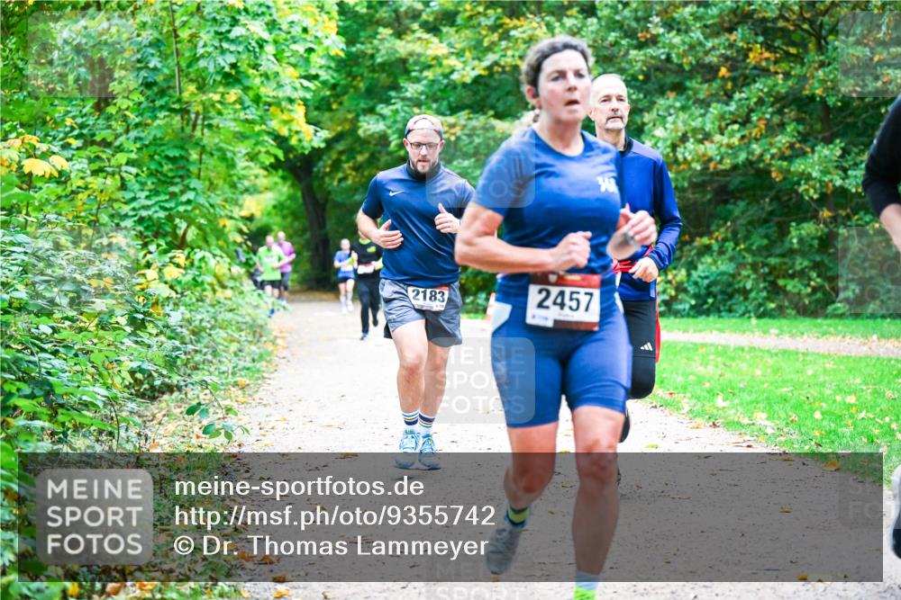 12.10.2025 - Bramfelder Halbmarathon 2025 Dr. Thomas Lammeyer http://msf.ph/oto/9355742 12.10.2025 10:54:42 Laufen 2183, 120, 2457, 214 meine-sportfotos.de