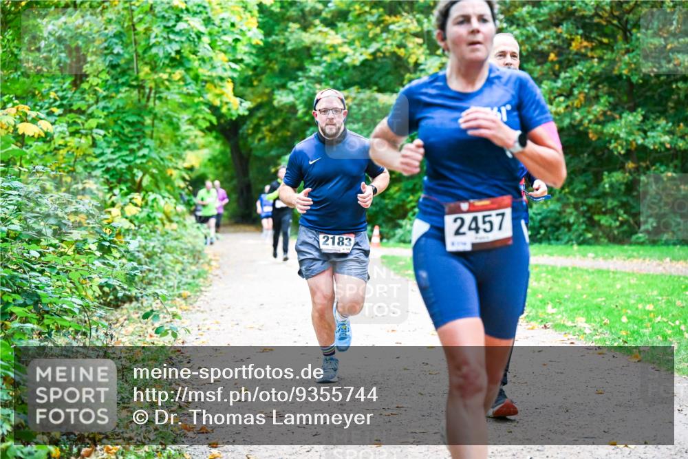 12.10.2025 - Bramfelder Halbmarathon 2025 Dr. Thomas Lammeyer http://msf.ph/oto/9355744 12.10.2025 10:54:43 Laufen 2457, 2183 meine-sportfotos.de