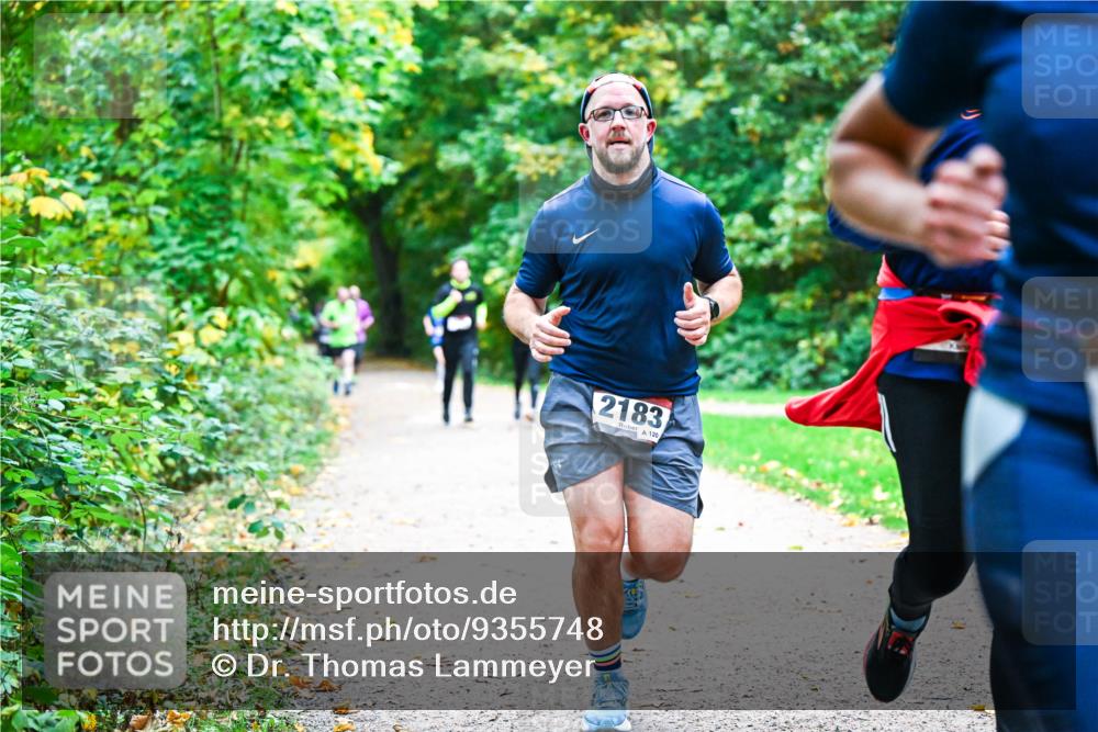 12.10.2025 - Bramfelder Halbmarathon 2025 Dr. Thomas Lammeyer http://msf.ph/oto/9355748 12.10.2025 10:54:43 Laufen 2183, 120 meine-sportfotos.de