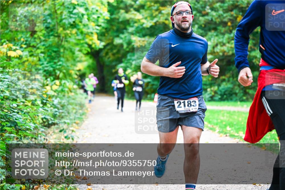 12.10.2025 - Bramfelder Halbmarathon 2025 Dr. Thomas Lammeyer http://msf.ph/oto/9355750 12.10.2025 10:54:44 Laufen 2183, 120 meine-sportfotos.de