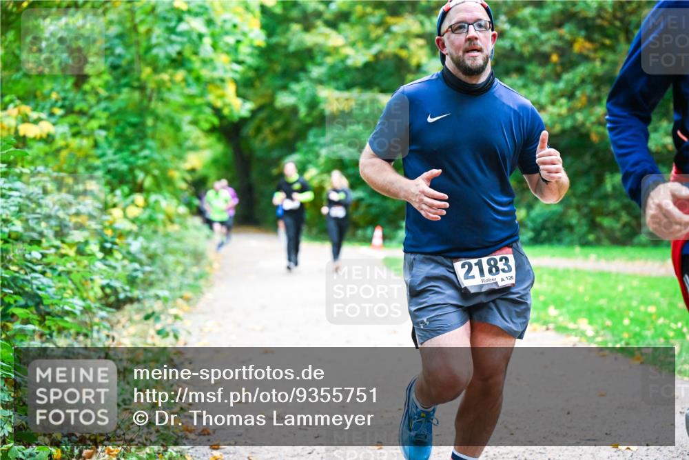 12.10.2025 - Bramfelder Halbmarathon 2025 Dr. Thomas Lammeyer http://msf.ph/oto/9355751 12.10.2025 10:54:44 Laufen 2183, 120 meine-sportfotos.de