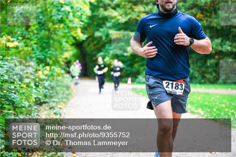 12.10.2025 - Bramfelder Halbmarathon 2025 Dr. Thomas Lammeyer http://msf.ph/oto/9355752 12.10.2025 10:54:44 Laufen 2183, 120 meine-sportfotos.de