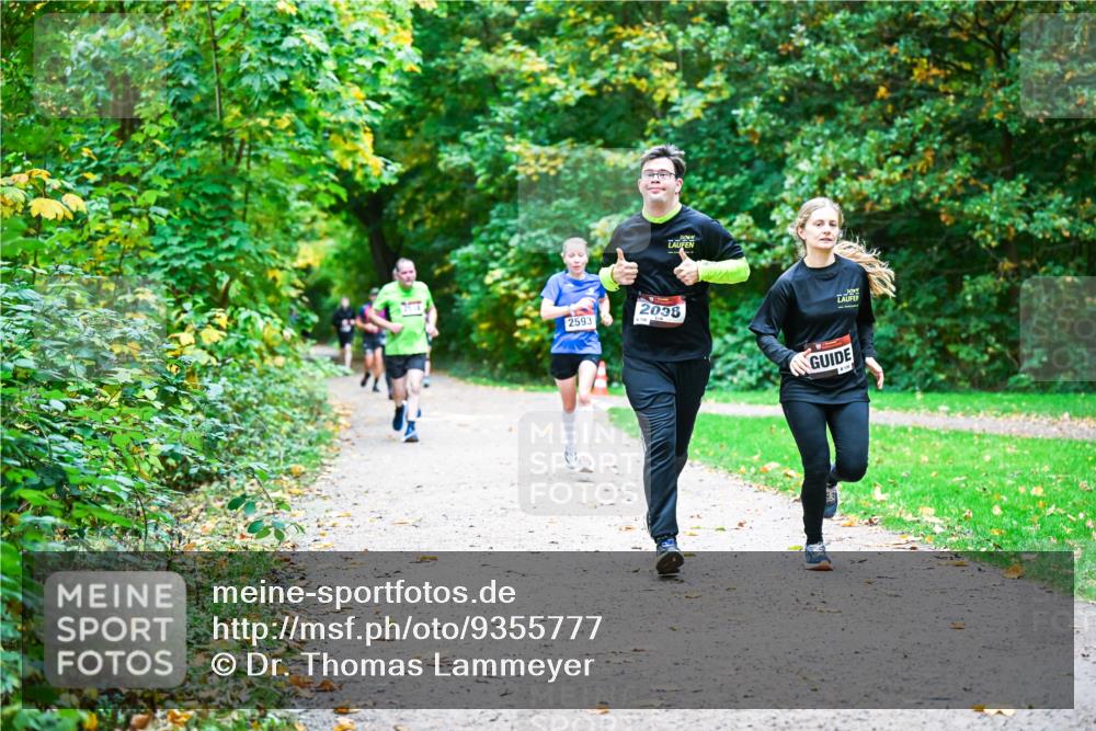 12.10.2025 - Bramfelder Halbmarathon 2025 Dr. Thomas Lammeyer http://msf.ph/oto/9355777 12.10.2025 10:54:48 Laufen 2593, 2038 meine-sportfotos.de