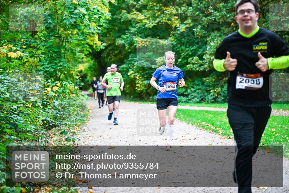 12.10.2025 - Bramfelder Halbmarathon 2025 Dr. Thomas Lammeyer http://msf.ph/oto/9355784 12.10.2025 10:54:50 Laufen 2538, 2593, 2038 meine-sportfotos.de