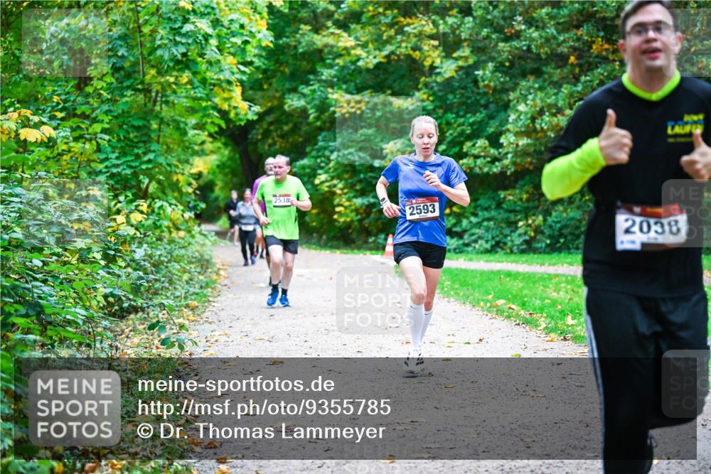 12.10.2025 - Bramfelder Halbmarathon 2025 Dr. Thomas Lammeyer http://msf.ph/oto/9355785 12.10.2025 10:54:50 Laufen 2538, 2593, 2038 meine-sportfotos.de