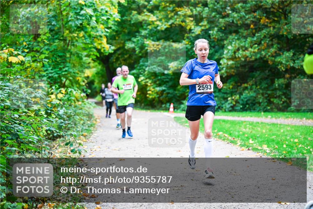12.10.2025 - Bramfelder Halbmarathon 2025 Dr. Thomas Lammeyer http://msf.ph/oto/9355787 12.10.2025 10:54:50 Laufen 2593 meine-sportfotos.de
