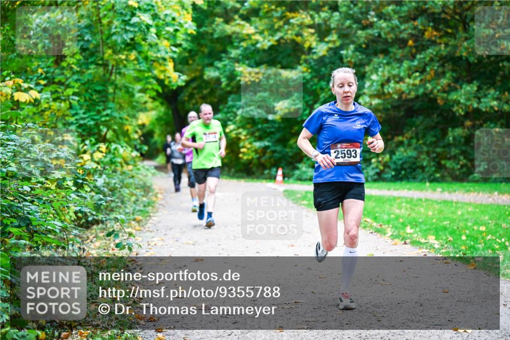 12.10.2025 - Bramfelder Halbmarathon 2025 Dr. Thomas Lammeyer http://msf.ph/oto/9355788 12.10.2025 10:54:50 Laufen 2593 meine-sportfotos.de