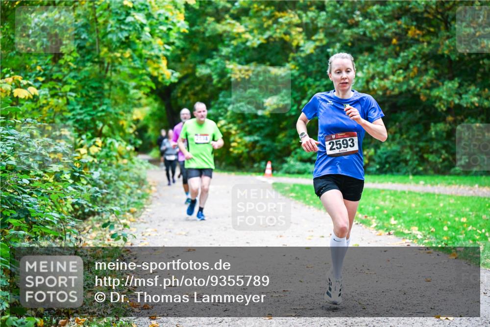 12.10.2025 - Bramfelder Halbmarathon 2025 Dr. Thomas Lammeyer http://msf.ph/oto/9355789 12.10.2025 10:54:50 Laufen 2593 meine-sportfotos.de
