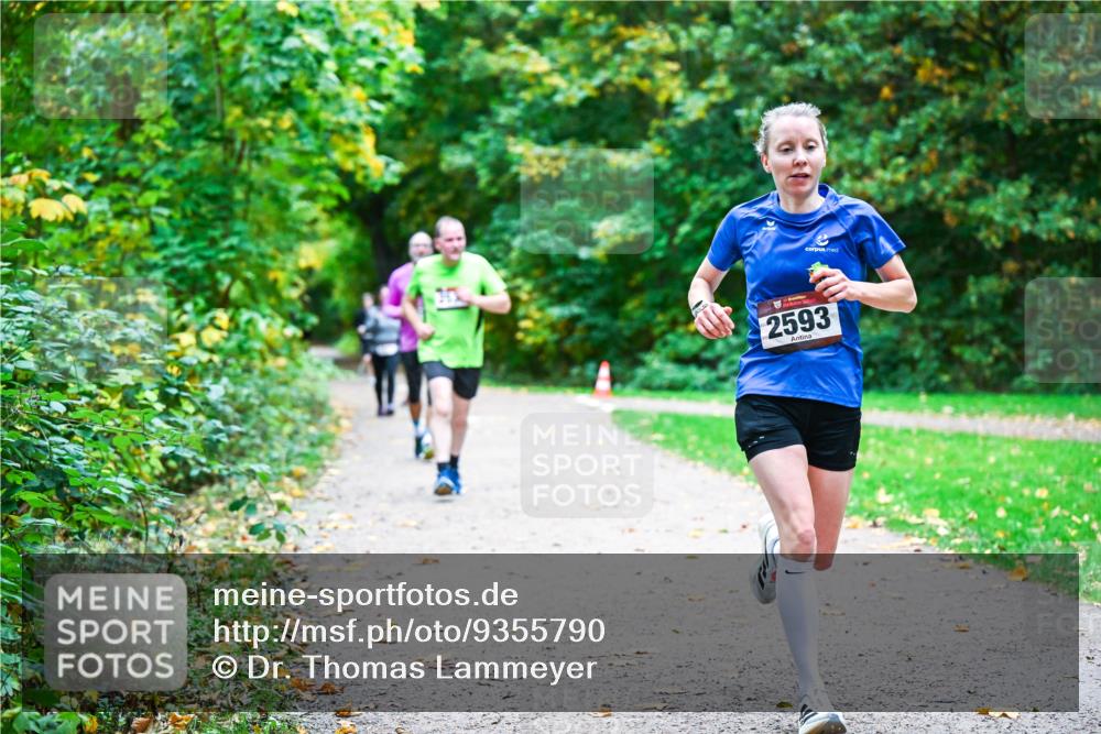 12.10.2025 - Bramfelder Halbmarathon 2025 Dr. Thomas Lammeyer http://msf.ph/oto/9355790 12.10.2025 10:54:51 Laufen 2593 meine-sportfotos.de