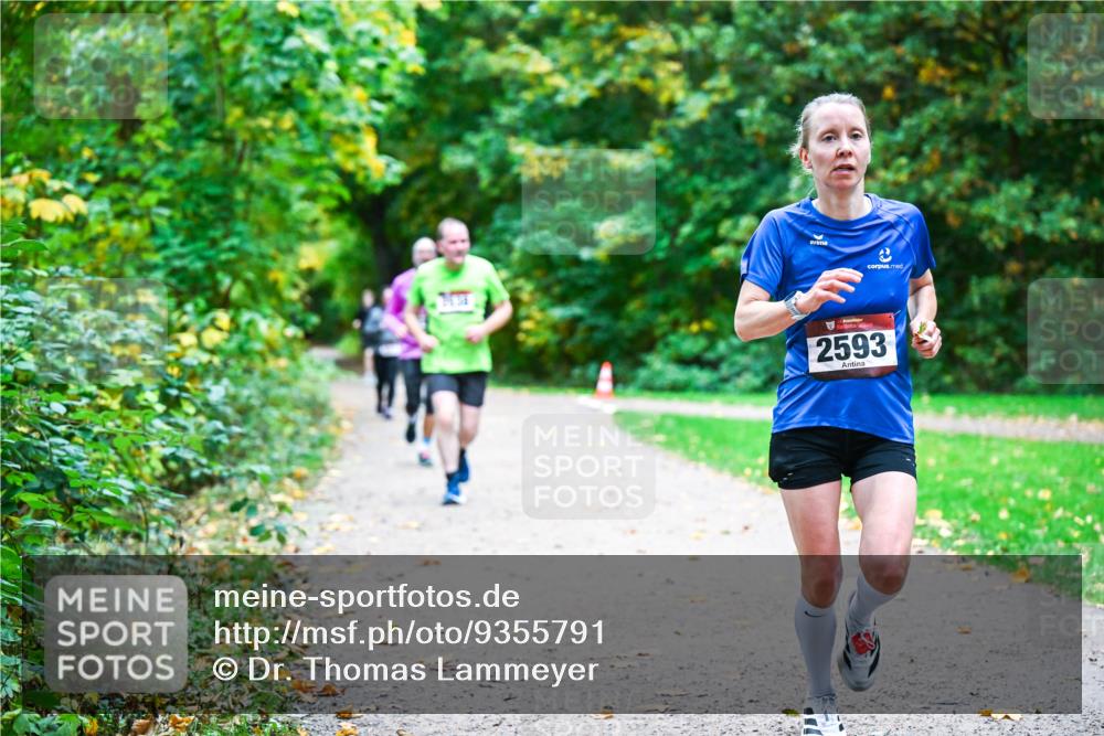 12.10.2025 - Bramfelder Halbmarathon 2025 Dr. Thomas Lammeyer http://msf.ph/oto/9355791 12.10.2025 10:54:51 Laufen 2593 meine-sportfotos.de