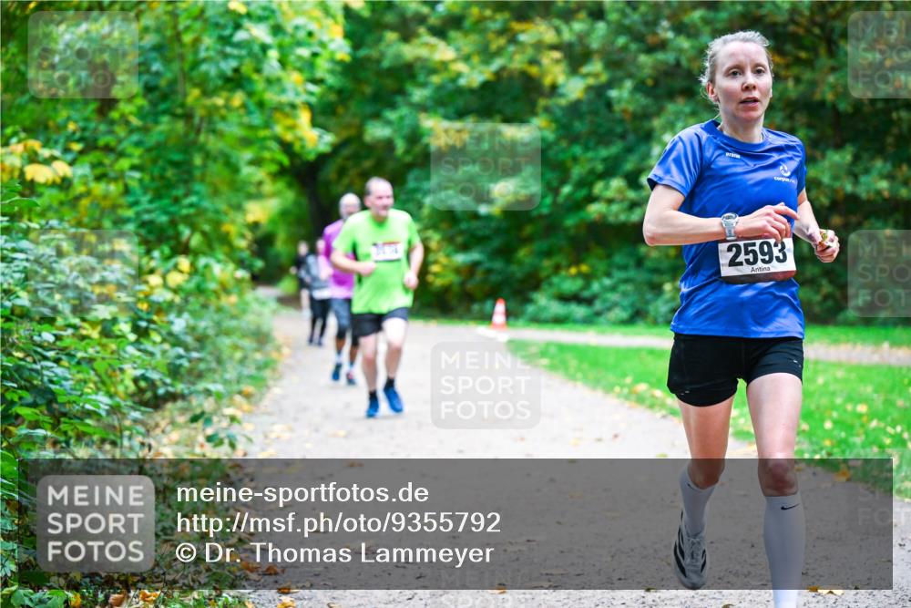 12.10.2025 - Bramfelder Halbmarathon 2025 Dr. Thomas Lammeyer http://msf.ph/oto/9355792 12.10.2025 10:54:51 Laufen 2593 meine-sportfotos.de