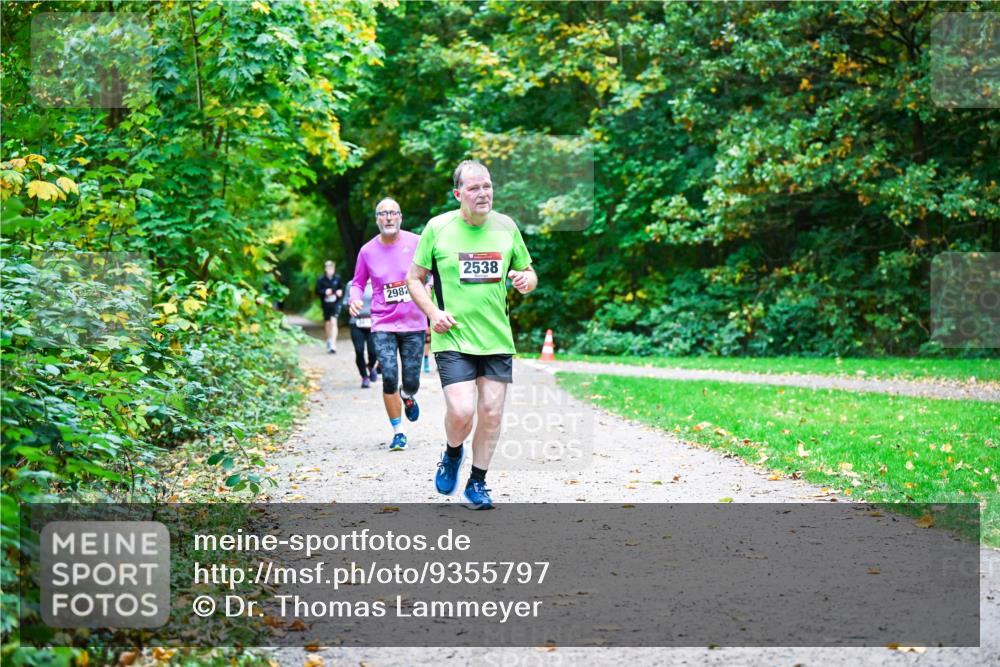 12.10.2025 - Bramfelder Halbmarathon 2025 Dr. Thomas Lammeyer http://msf.ph/oto/9355797 12.10.2025 10:54:52 Laufen 2538, 2982 meine-sportfotos.de