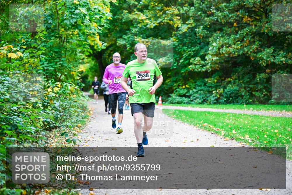12.10.2025 - Bramfelder Halbmarathon 2025 Dr. Thomas Lammeyer http://msf.ph/oto/9355799 12.10.2025 10:54:52 Laufen 2538, 2982 meine-sportfotos.de