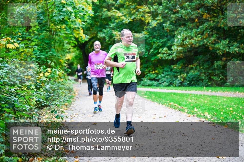 12.10.2025 - Bramfelder Halbmarathon 2025 Dr. Thomas Lammeyer http://msf.ph/oto/9355801 12.10.2025 10:54:52 Laufen 2982, 2538 meine-sportfotos.de