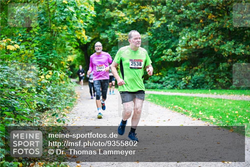 12.10.2025 - Bramfelder Halbmarathon 2025 Dr. Thomas Lammeyer http://msf.ph/oto/9355802 12.10.2025 10:54:52 Laufen 2982, 2538 meine-sportfotos.de