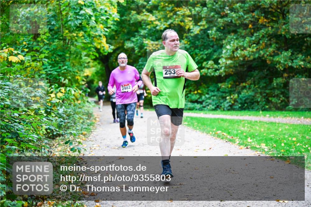 12.10.2025 - Bramfelder Halbmarathon 2025 Dr. Thomas Lammeyer http://msf.ph/oto/9355803 12.10.2025 10:54:53 Laufen 2982, 253 meine-sportfotos.de