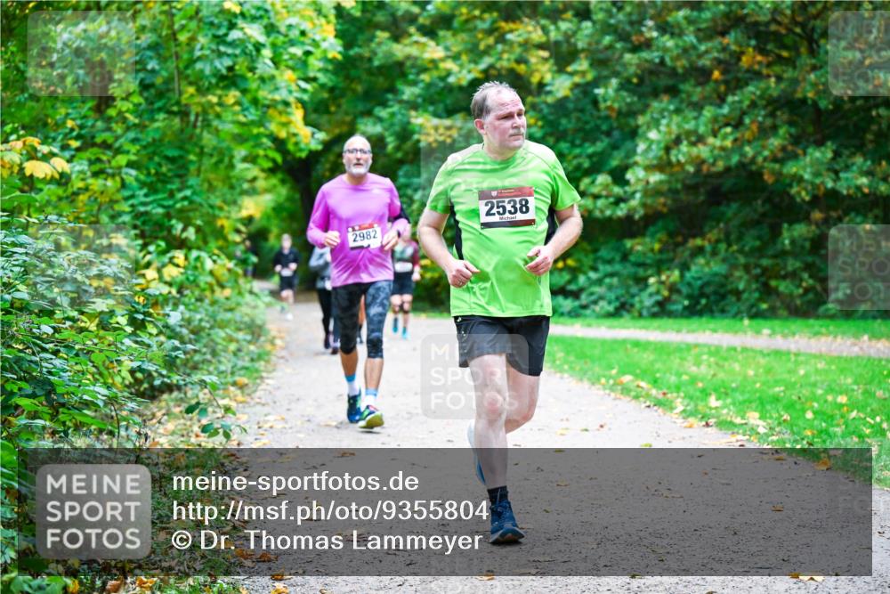 12.10.2025 - Bramfelder Halbmarathon 2025 Dr. Thomas Lammeyer http://msf.ph/oto/9355804 12.10.2025 10:54:53 Laufen 2982, 2538 meine-sportfotos.de