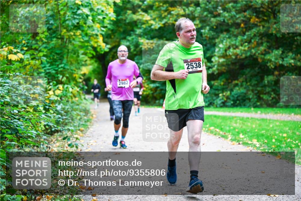 12.10.2025 - Bramfelder Halbmarathon 2025 Dr. Thomas Lammeyer http://msf.ph/oto/9355806 12.10.2025 10:54:53 Laufen 2982, 2538 meine-sportfotos.de