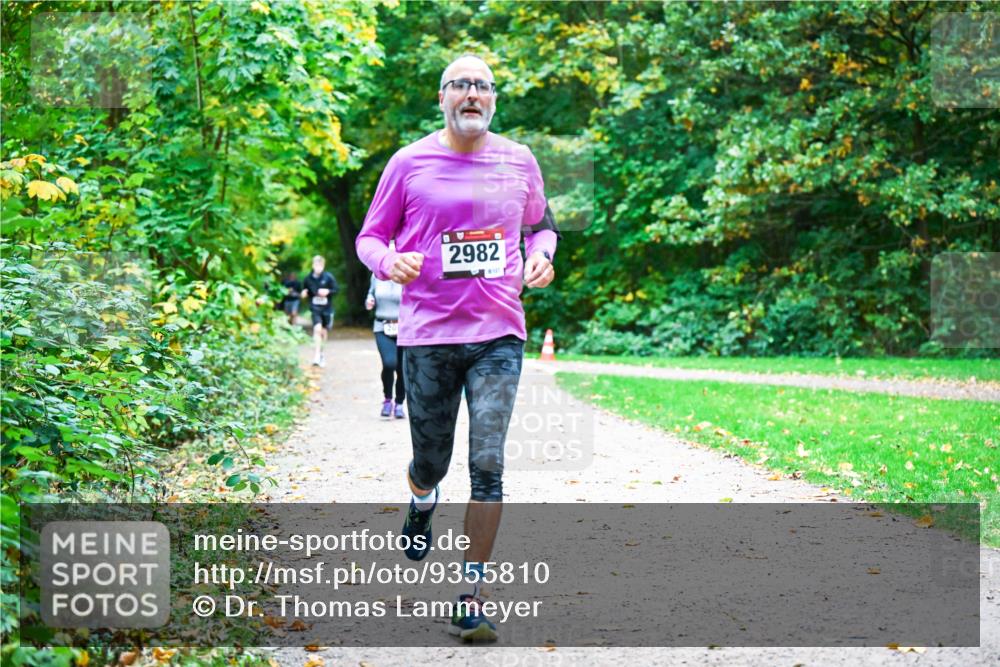 12.10.2025 - Bramfelder Halbmarathon 2025 Dr. Thomas Lammeyer http://msf.ph/oto/9355810 12.10.2025 10:54:54 Laufen 2982, 8127 meine-sportfotos.de