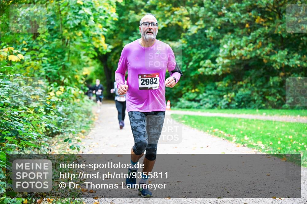 12.10.2025 - Bramfelder Halbmarathon 2025 Dr. Thomas Lammeyer http://msf.ph/oto/9355811 12.10.2025 10:54:54 Laufen 2982, 8127 meine-sportfotos.de